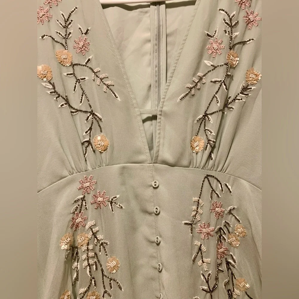 EUC Hope & Ivy Embroidered Midi Dress in Sage - Picture 9 of 16